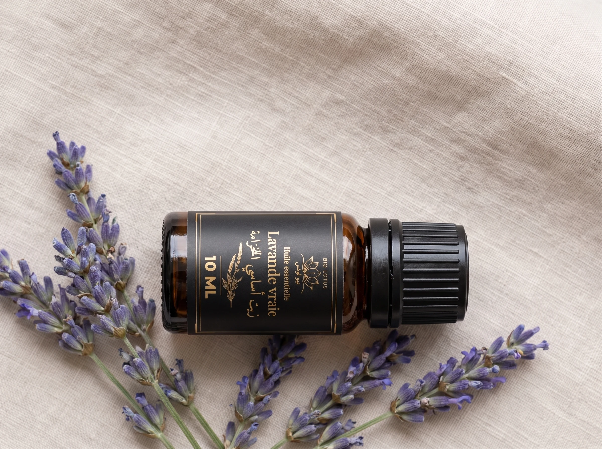 Huile essentielle de lavande vraie Bio Lotus 10ml avec fleurs de lavande fraîches
